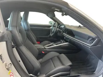 PORSCHE 911 Carrera S Cabrio Exclusive Carbon Fahrassist