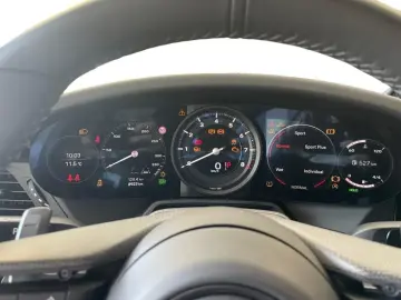 PORSCHE 911 Carrera S Cabrio Exclusive Carbon Fahrassist