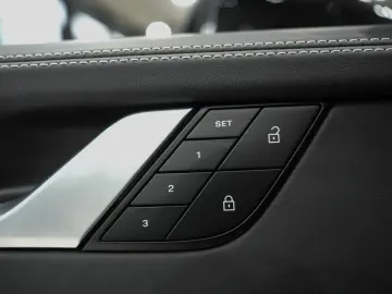 PORSCHE 911 Turbo S Cabrio SPORTABGAS CARBON LIFT 1.HAND