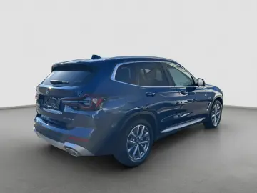 BMW X3 xDrive 30e (Navi LED Pano HUD Leder WLAN)