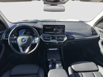 BMW X3 xDrive 30e (Navi LED Pano HUD Leder WLAN)