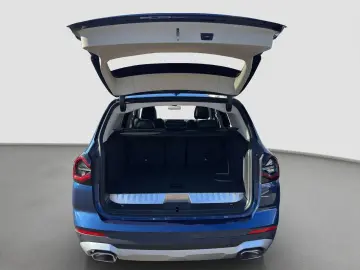 BMW X3 xDrive 30e (Navi LED Pano HUD Leder WLAN)