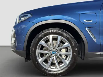 BMW X3 xDrive 30e (Navi LED Pano HUD Leder WLAN)