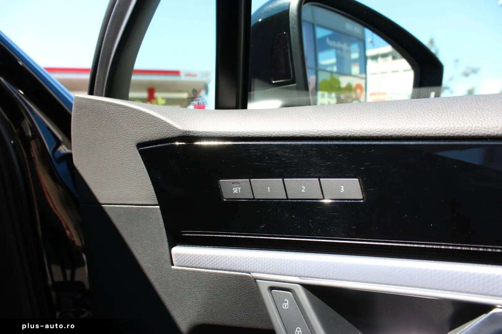 VW Touareg R-Line IQ LED Stdhzg AHK DynAud Luft 21