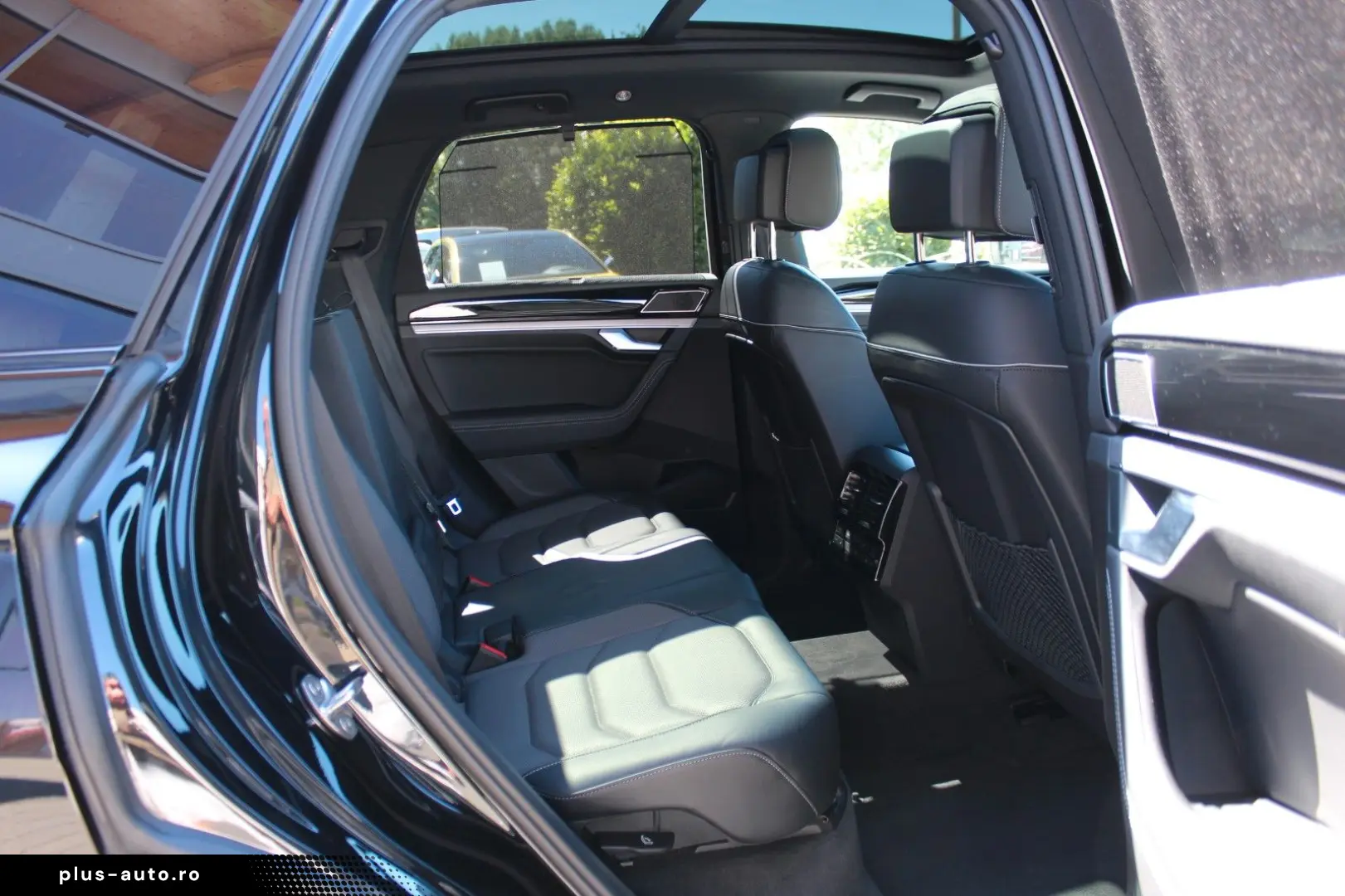 VW Touareg R-Line IQ LED Stdhzg AHK DynAud Luft 21