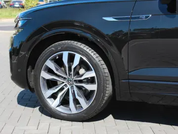 VW Touareg R-Line IQ LED Stdhzg AHK DynAud Luft 21