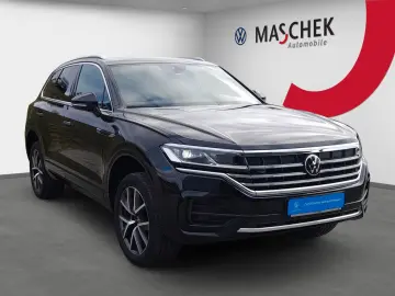 VW Touareg R-Line 3.0 TDI AHK Luftfwk Anschlussg Me