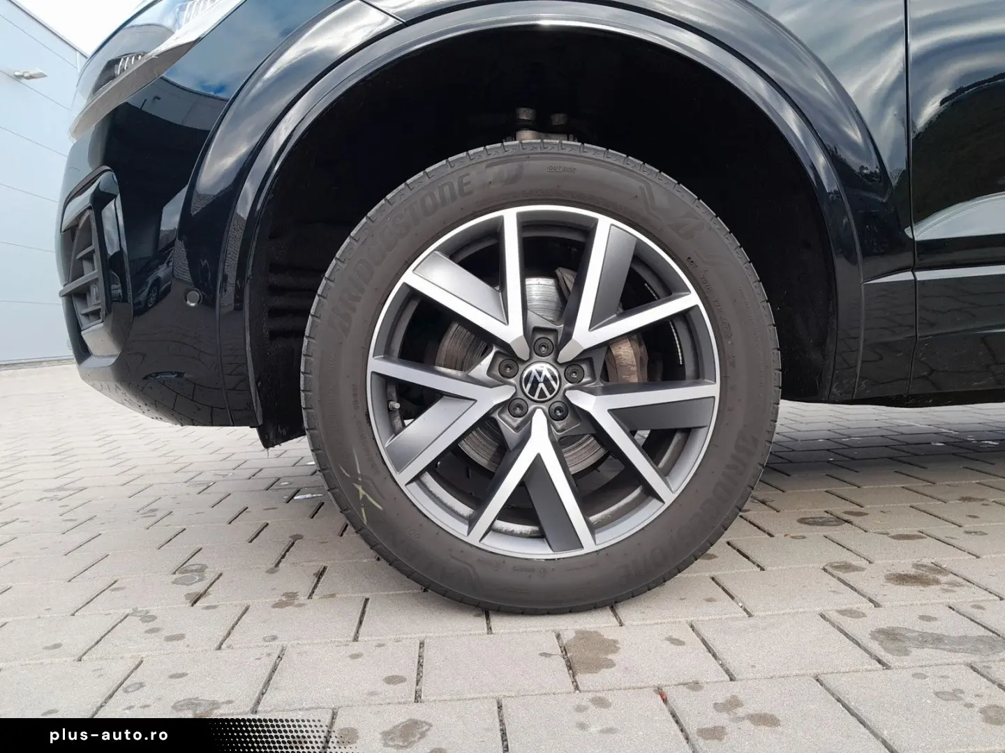 VW Touareg R-Line 3.0 TDI AHK Luftfwk Anschlussg Me