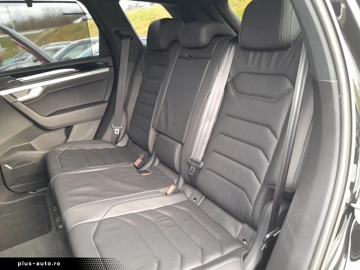 VW Touareg R-Line 3.0 TDI AHK Luftfwk Anschlussg Me