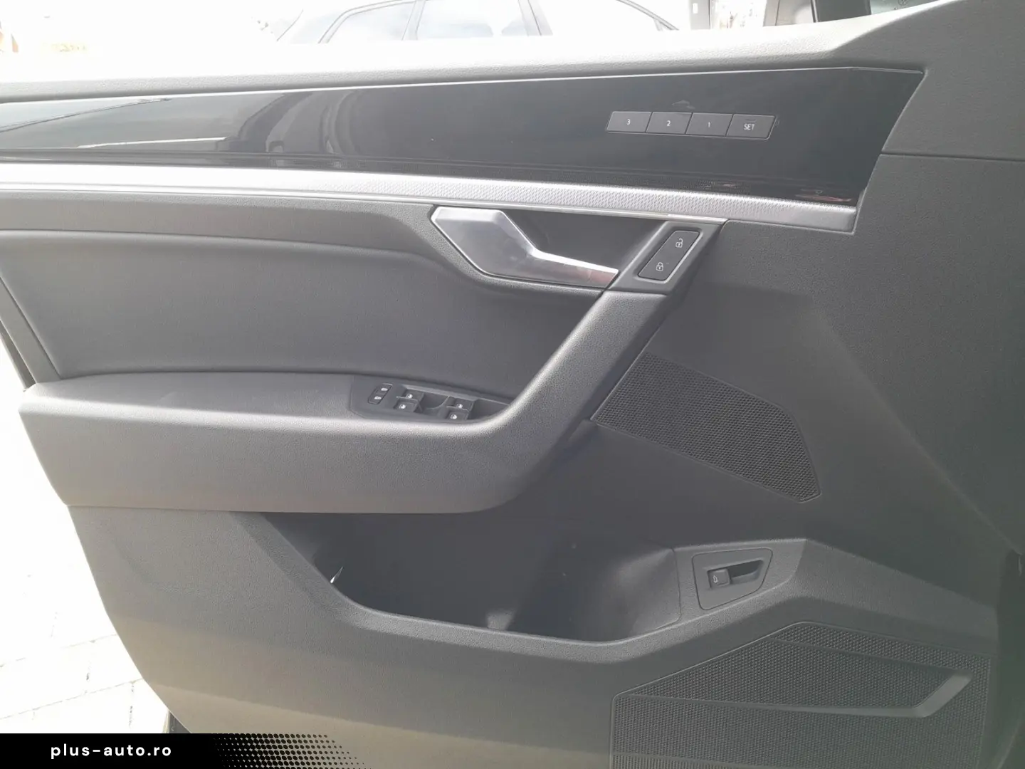 VW Touareg R-Line 3.0 TDI AHK Luftfwk Anschlussg Me