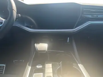 VW Touareg R-Line 3.0l TDI Leder LED IQ-Light Luft