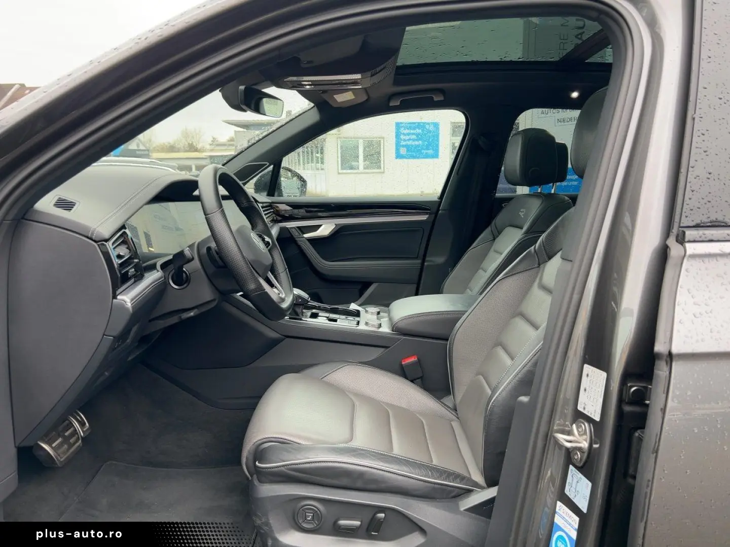 VW Touareg R-Line TDI BLACK MATRIX PANO AHK NAVI 36