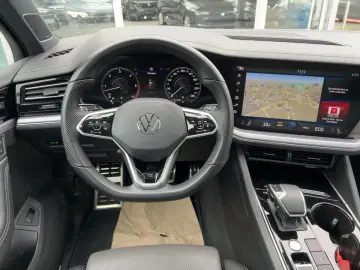 VW Touareg R-Line TDI BLACK MATRIX PANO AHK NAVI 36
