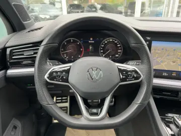 VW Touareg R-Line TDI BLACK MATRIX PANO AHK NAVI 36