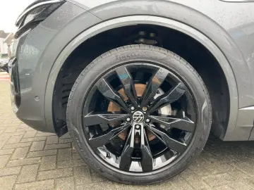 VW Touareg R-Line TDI BLACK MATRIX PANO AHK NAVI 36