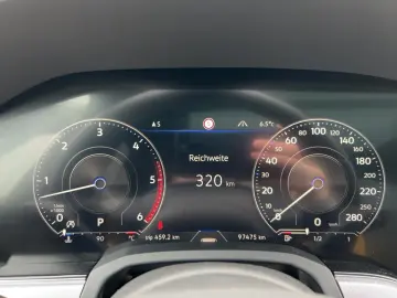 VW Touareg R-Line TDI BLACK MATRIX PANO AHK NAVI 36