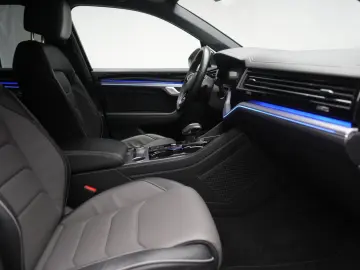 VW Touareg 3.0 V6 TDI 4Motion R-Line Leder ACC Kame