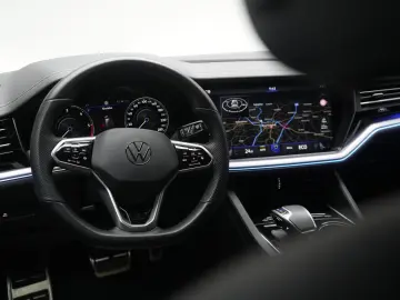 VW Touareg 3.0 V6 TDI 4Motion R-Line Leder ACC Kame