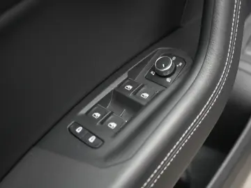 VW Touareg 3.0 V6 TDI 4Motion R-Line Leder ACC Kame