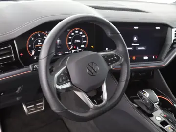 VW Touareg 3.0 TDI 4MOTION R-Line   LUFT   AHK