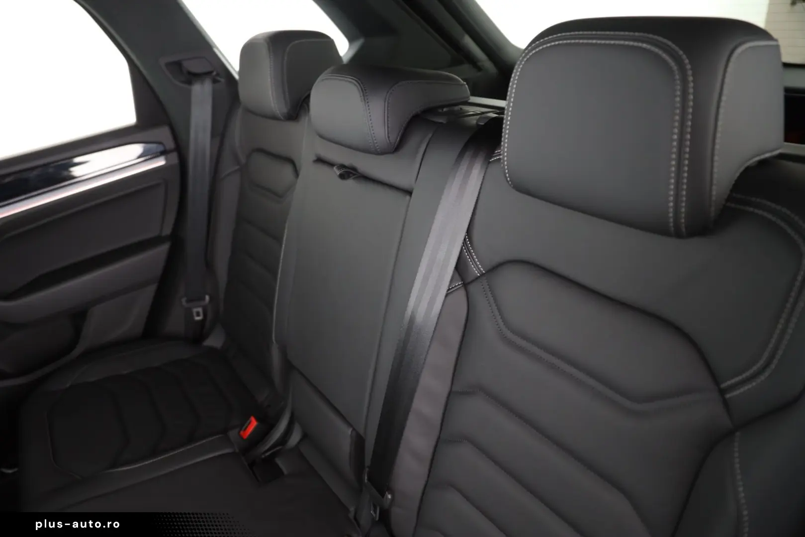 VW Touareg 3.0 TDI 4MOTION R-Line   LUFT   AHK