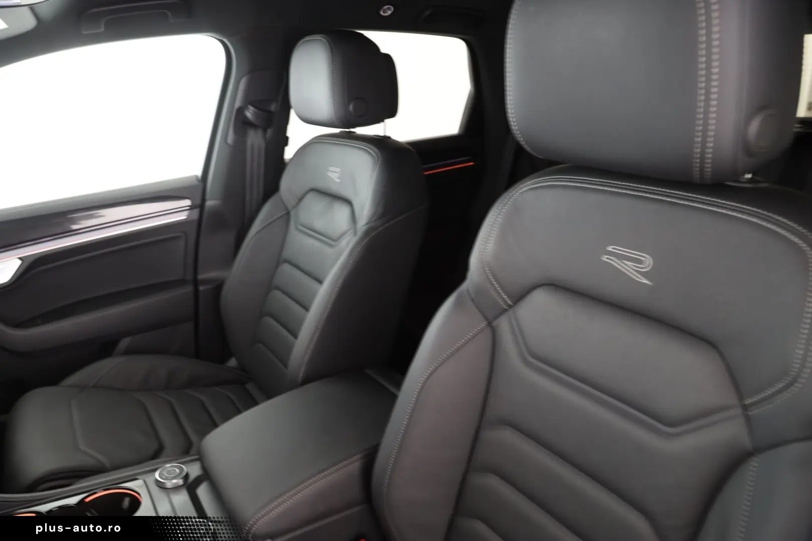 VW Touareg 3.0 TDI 4MOTION R-Line   LUFT   AHK