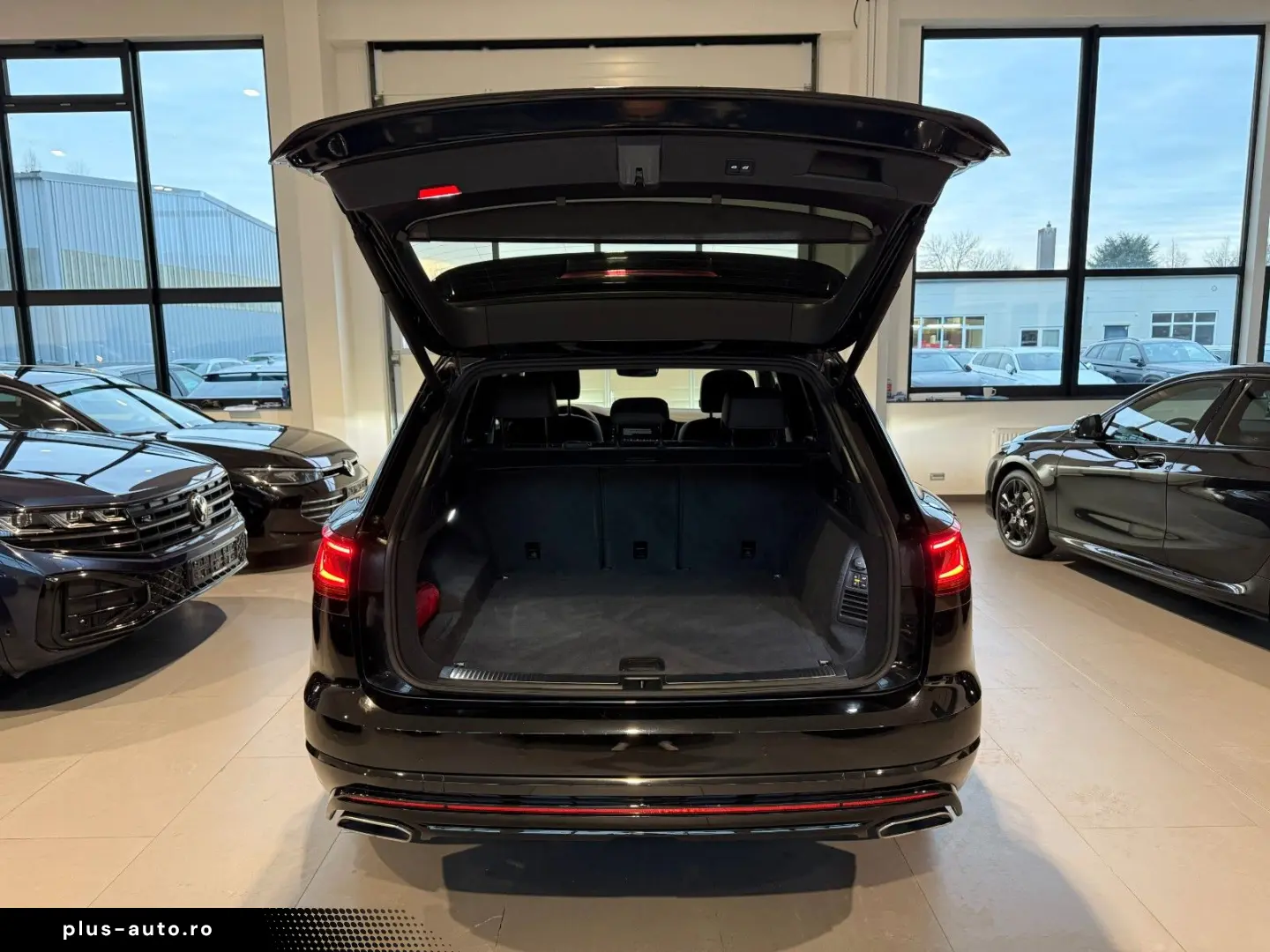 VW Touareg R-Line 4M AID DYN MATRIX LUFT 360  AHK