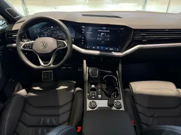 VW Touareg R-Line 4M AID DYN MATRIX LUFT 360  AHK