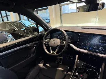 VW Touareg R-Line 4M AID DYN MATRIX LUFT 360  AHK