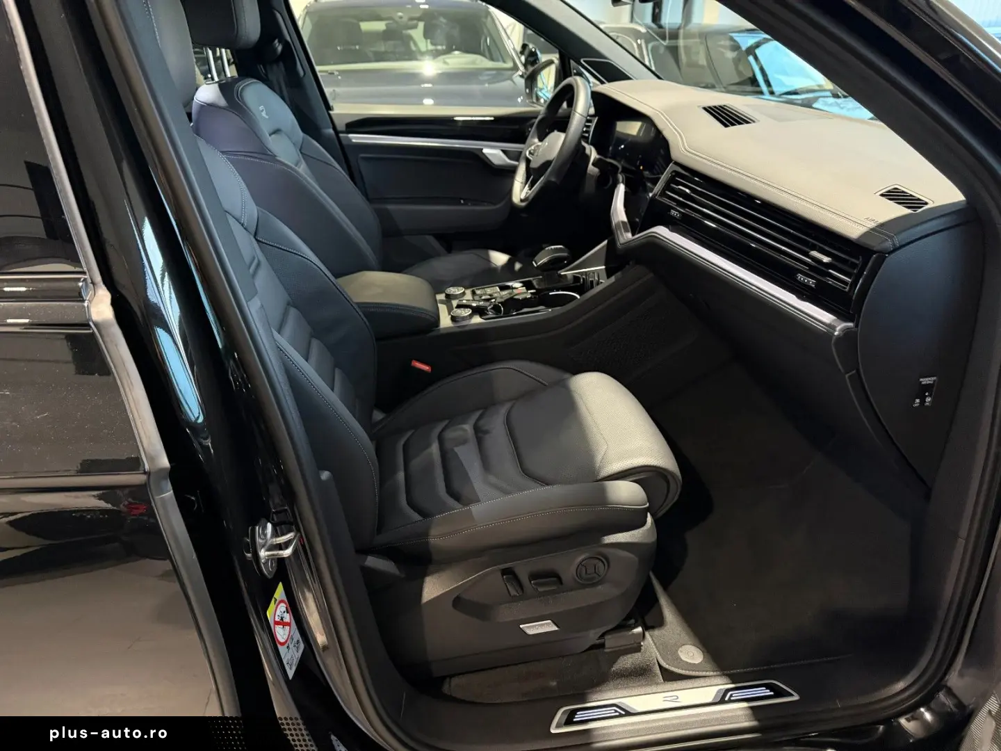 VW Touareg R-Line 4M AID DYN MATRIX LUFT 360  AHK