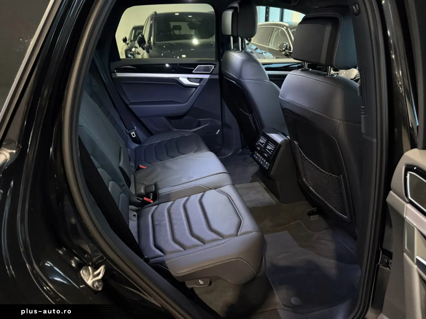 VW Touareg R-Line 4M AID DYN MATRIX LUFT 360  AHK