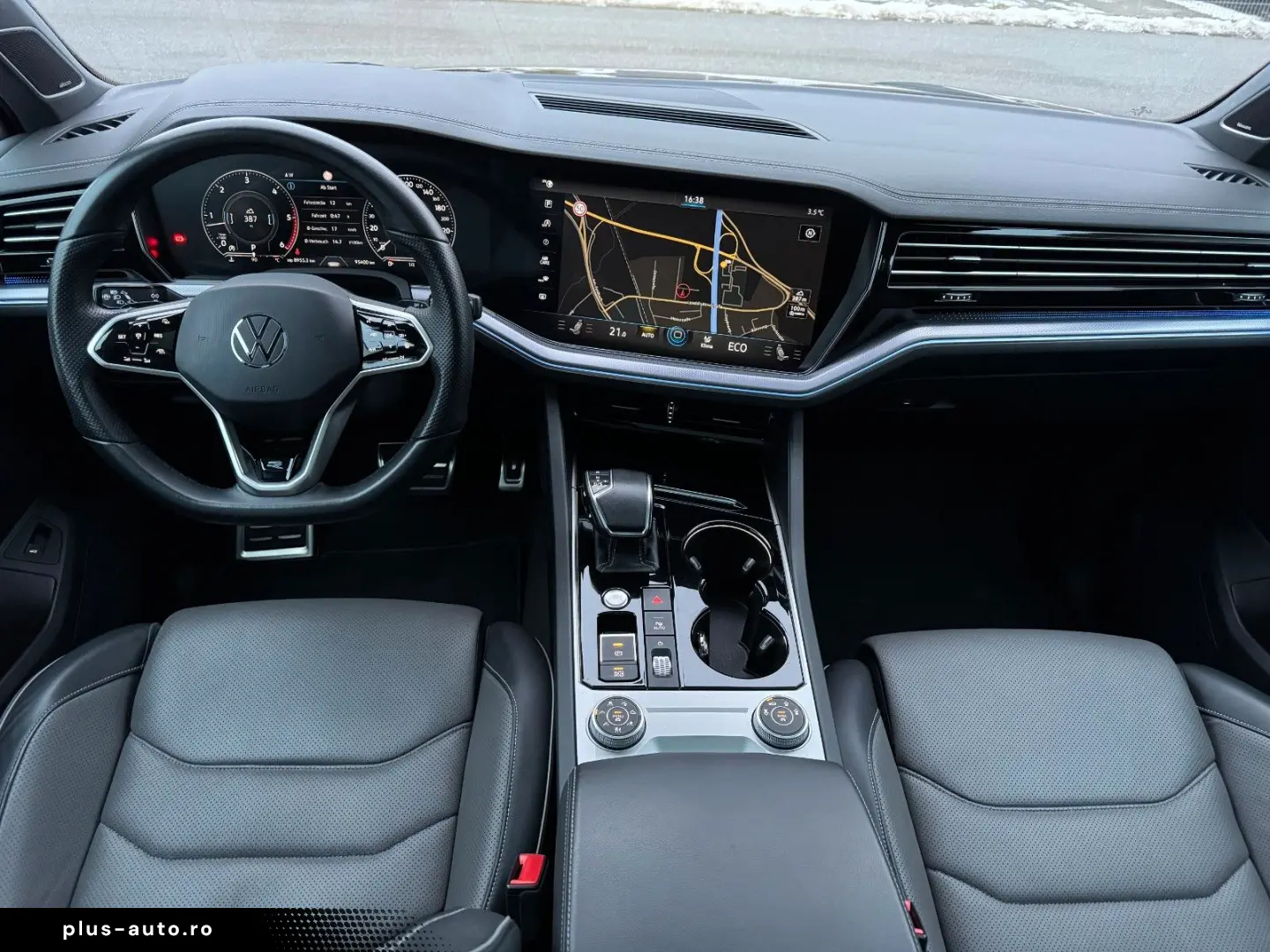 VW Touareg R-Line 4Motion Allradlenkung Pano Dynau