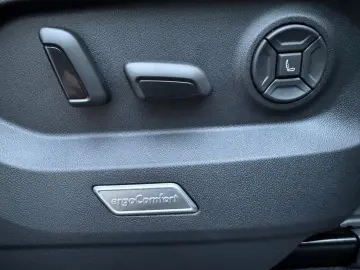 VW Touareg R-Line 4Motion Allradlenkung Pano Dynau