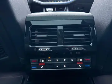 VW Touareg R-Line 4Motion Allradlenkung Pano Dynau