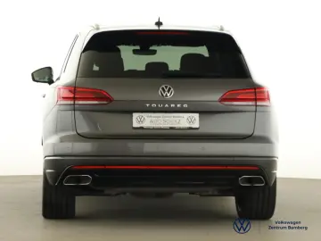 VW Touareg 3.0 V6 TSI R-LINE 4MOTION GJR PANO AHK