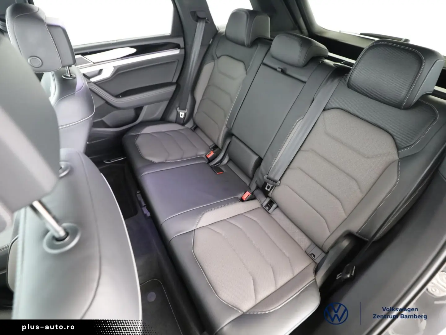 VW Touareg 3.0 V6 TSI R-LINE 4MOTION GJR PANO AHK