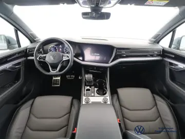 VW Touareg 3.0 V6 TSI R-LINE 4MOTION GJR PANO AHK