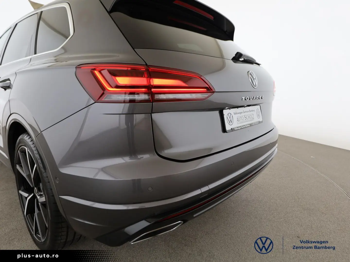 VW Touareg 3.0 V6 TSI R-LINE 4MOTION GJR PANO AHK