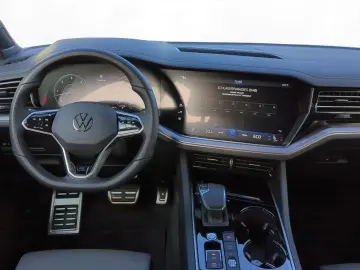 VW Touareg 3.0 V6 TDI R-Line 4Motion AHK Pano Luft