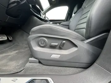 VW Touareg 3.0 V6 TDI R-LINE AHK DYNAUDIO BLACK STY