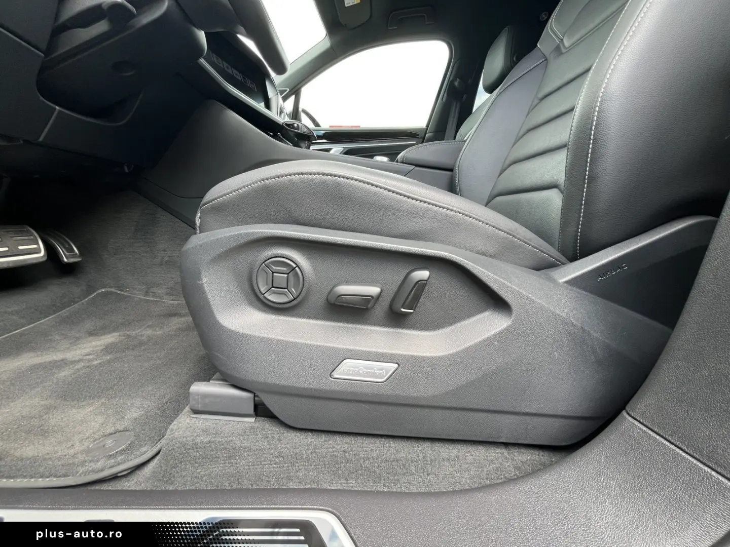 VW Touareg 3.0 V6 TDI R-LINE AHK DYNAUDIO BLACK STY