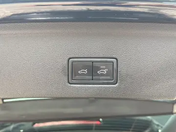 VW Touareg 3.0 V6 TDI R-LINE AHK DYNAUDIO BLACK STY