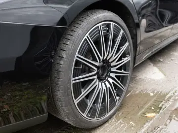 MERCEDES-BENZ E 220 d 4M AMG-Sport Super Pano Burm AHK Night