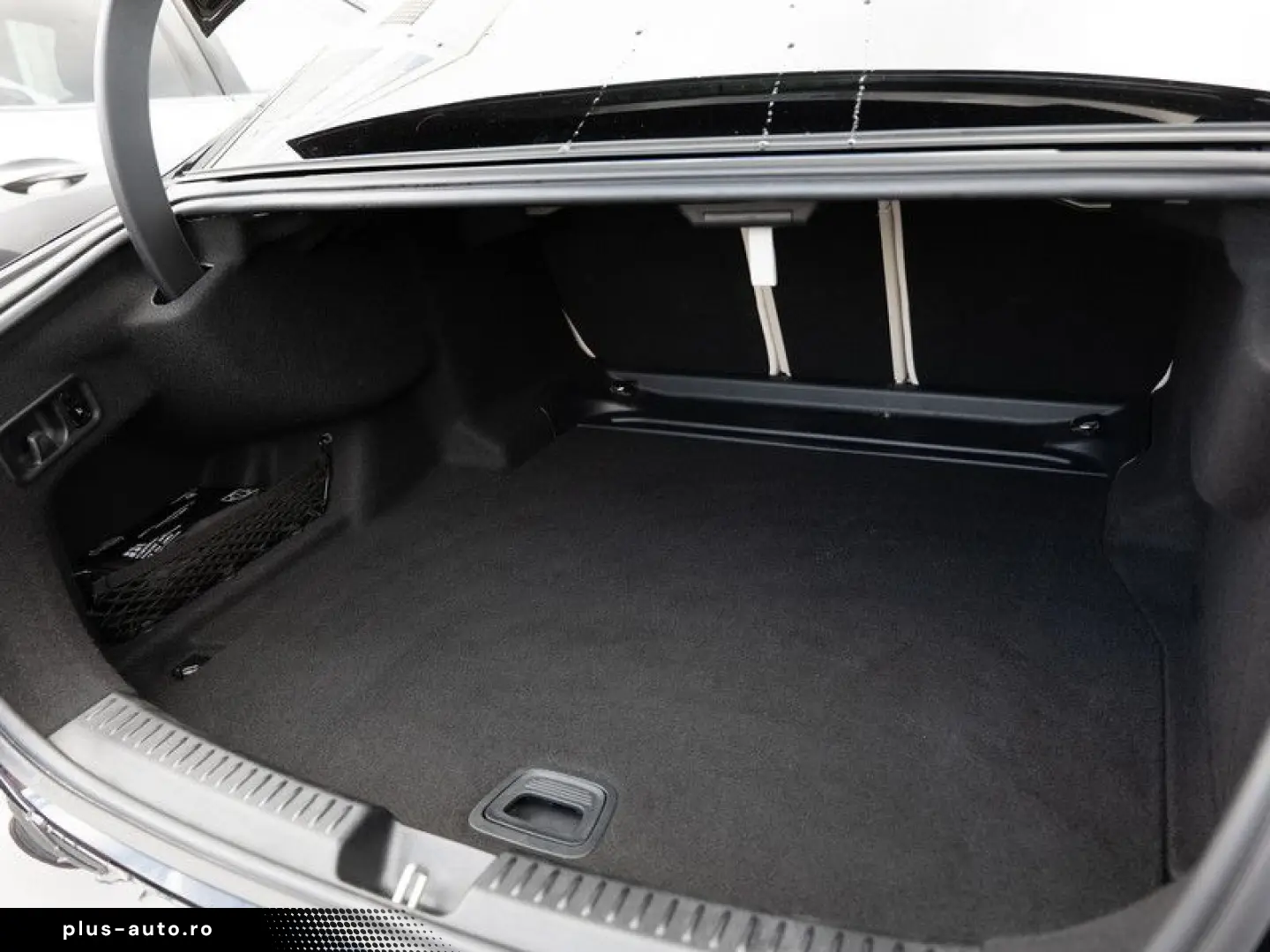 MERCEDES-BENZ E 220 d 4M AMG-Sport Super Pano Burm AHK Night