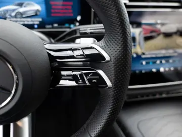 MERCEDES-BENZ E 220 d 4M AMG-Sport Super Pano Burm AHK Night