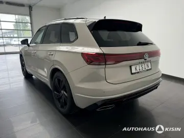 VW Touareg 3.0 TSI 4M R-Line V6  Luftf  Pano  STHZG