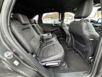 FORD Kuga 2.5 Duratec Plug In Hybrid ST Line X