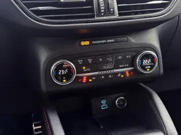 FORD Kuga 2.5 Duratec Plug In Hybrid ST Line X