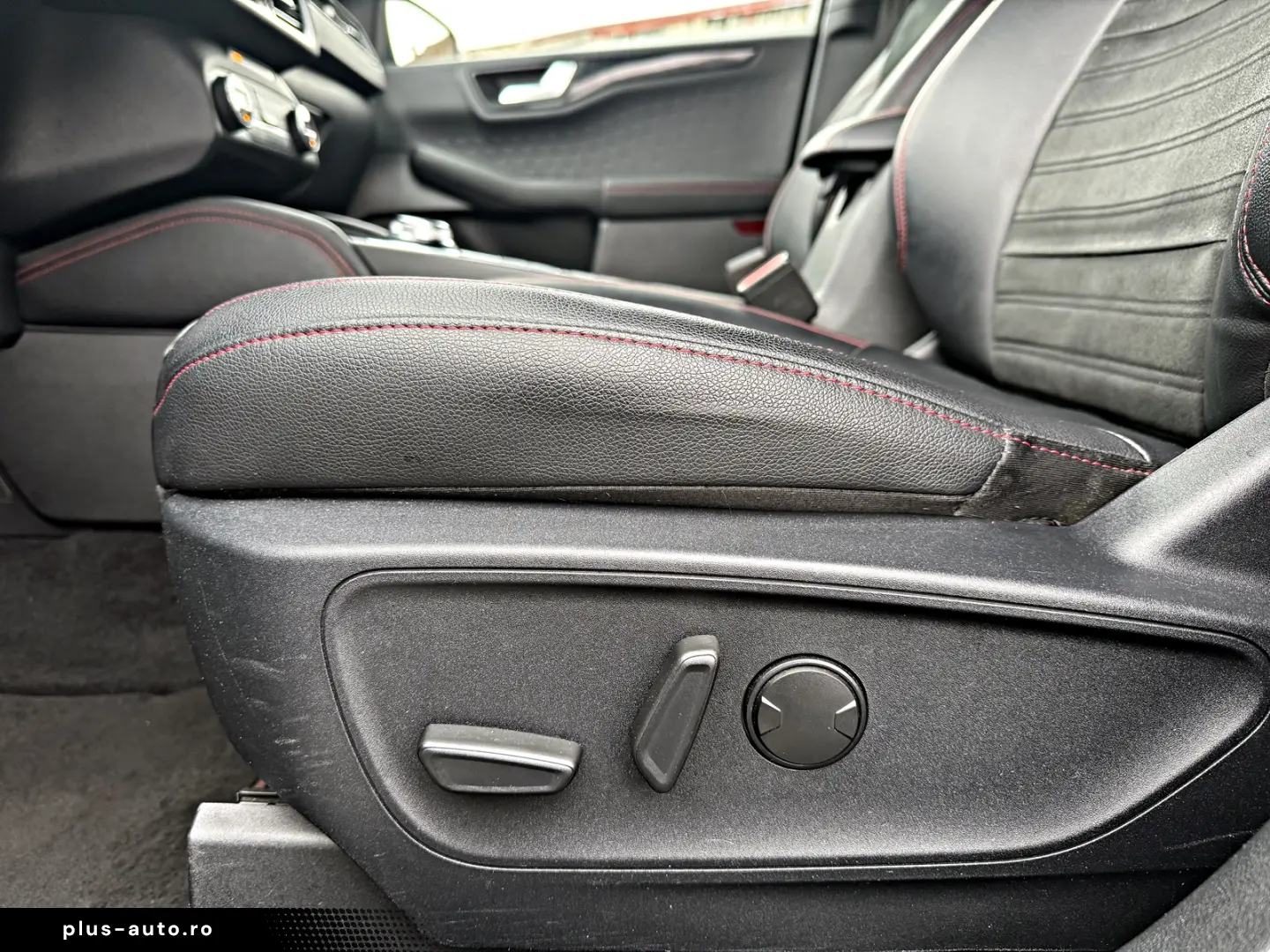 FORD Kuga 2.5 Duratec Plug In Hybrid ST Line X