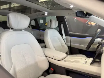 NIO ET7 100kwH  Massage   Pano Long Range  480KW